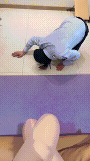 【不期而遇】闻臭袜狂舔裸足耳光 bf27451